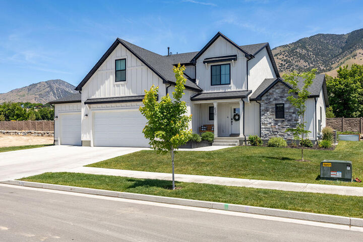 Property Photo: 630 N 275 E UT 84332