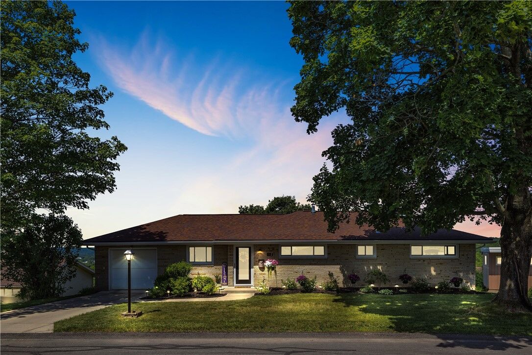 Property Photo:  930 Crestview Dr  PA 16117 