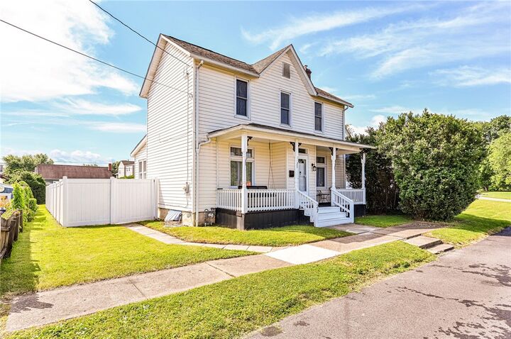 Property Photo: 27 Oak St PA 15650
