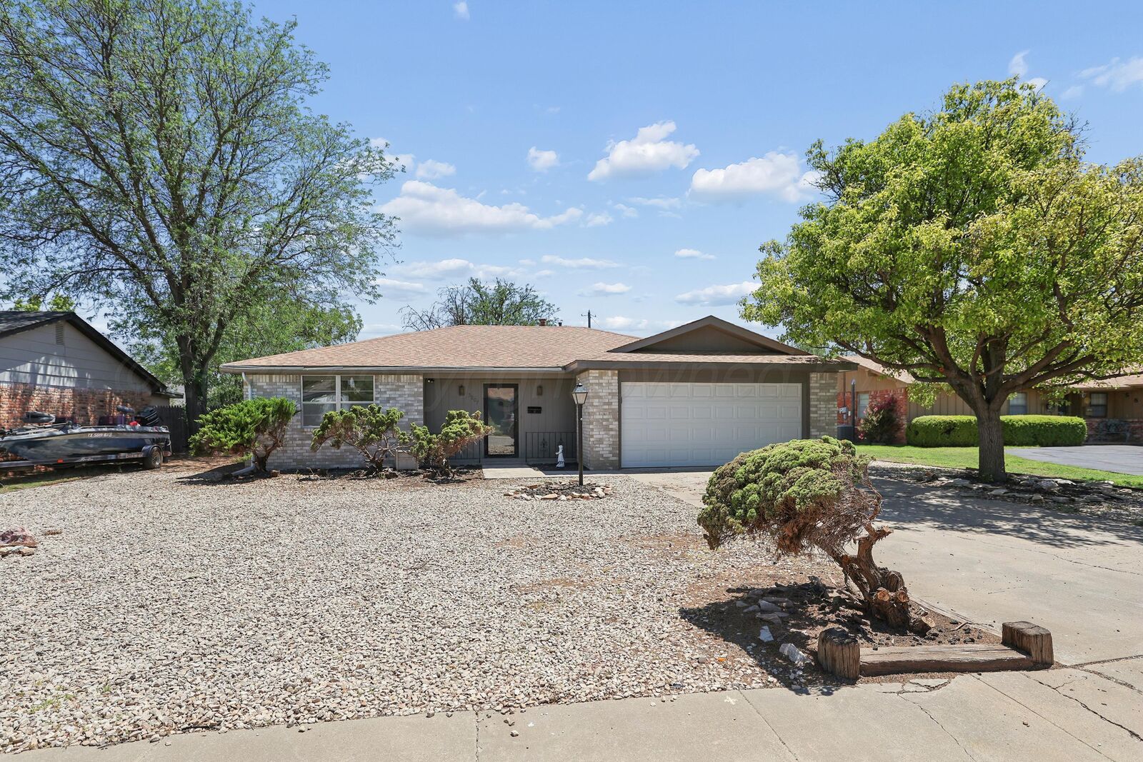 Property Photo: 5807 SW 48th Avenue TX 79109