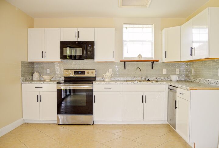 Property Photo:  2909 Donnell Drive  TX 78664 