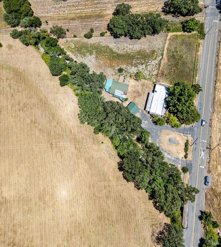 Property Photo:  375 Limerick Lane  CA 95448 