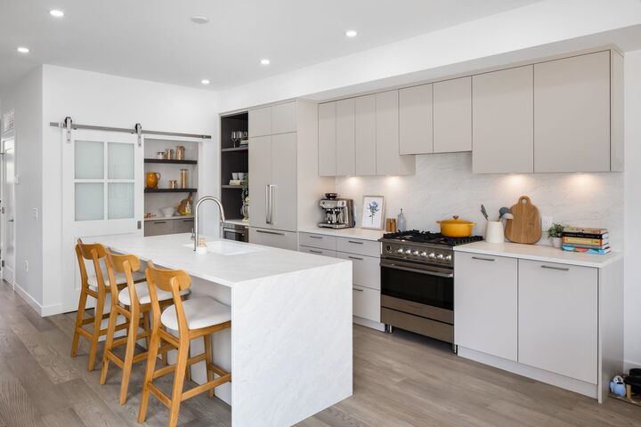 Property Photo: 6429 Harrow Avenue BC V4L 0B8
