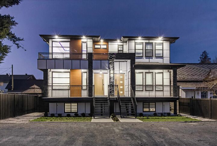 Property Photo:  33225 5 Avenue  BC V2V 1V9 