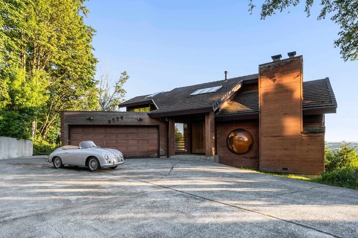 Property Photo: 2732 2774 Lucern Crescent BC V3G 1C2