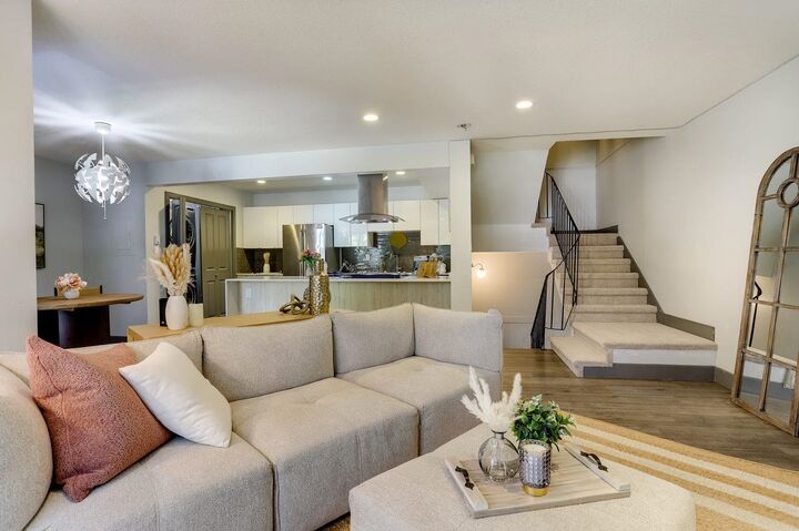 10532 Holly Park Lane — photo 1