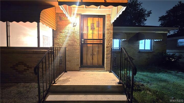 Property Photo:  841 George Urban Boulevard  NY 14225 