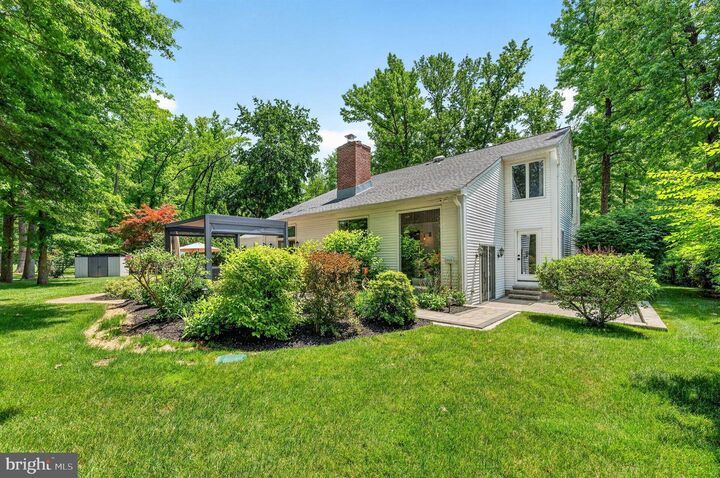 Property Photo:  24 Balsam Court  NJ 08648 