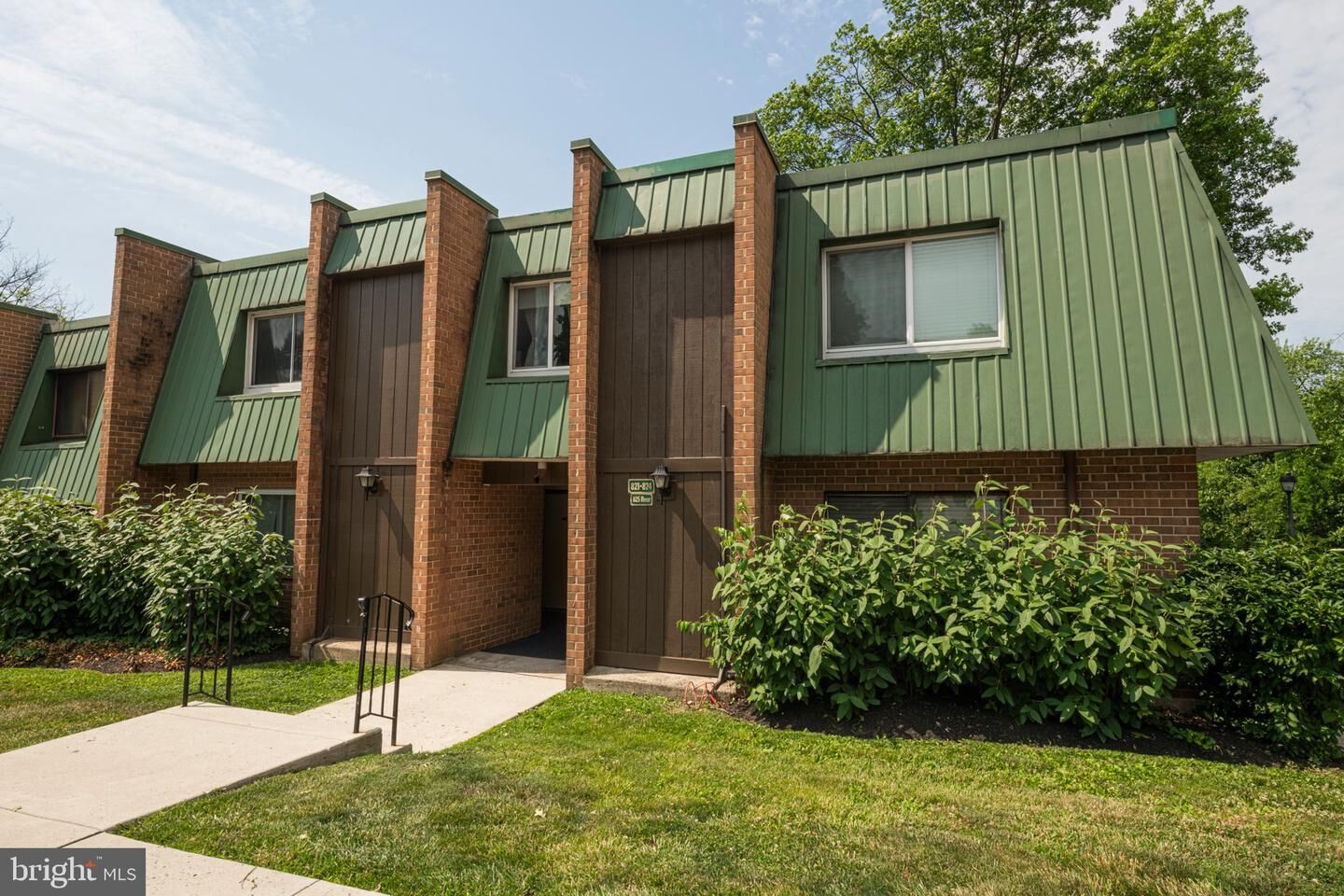 Property Photo:  823 Meadowview Lane 823  PA 19453 