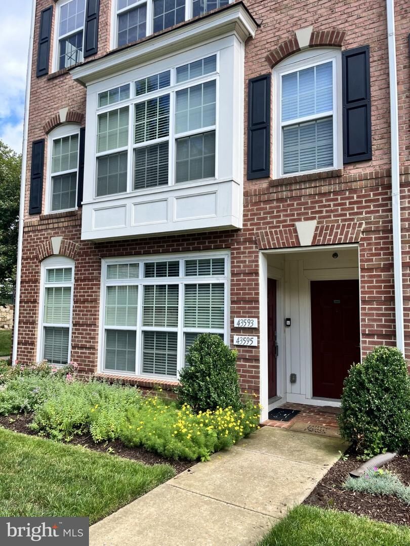 Property Photo: 43595 Mahala VA 20176