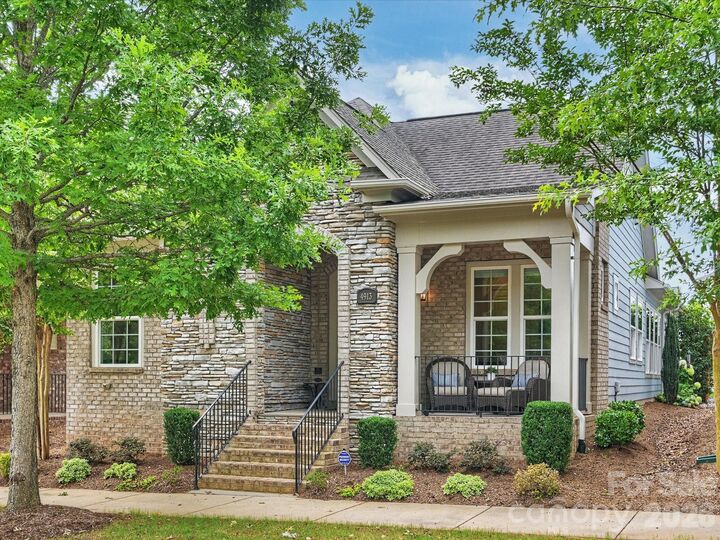 Property Photo: 4913 Providence Country Club Drive NC 28277