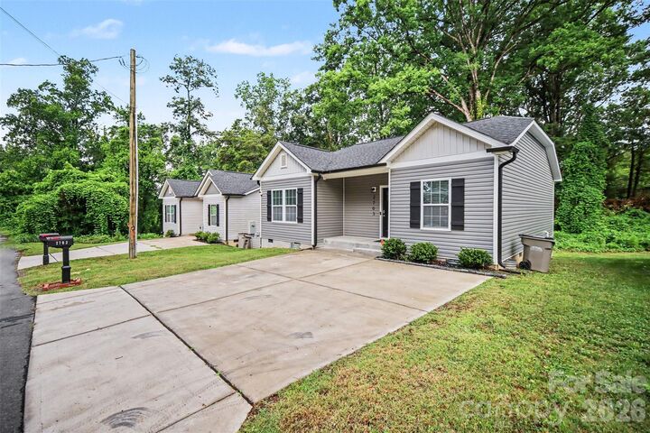 Property Photo:  2703 S Calvary Street  NC 28052 