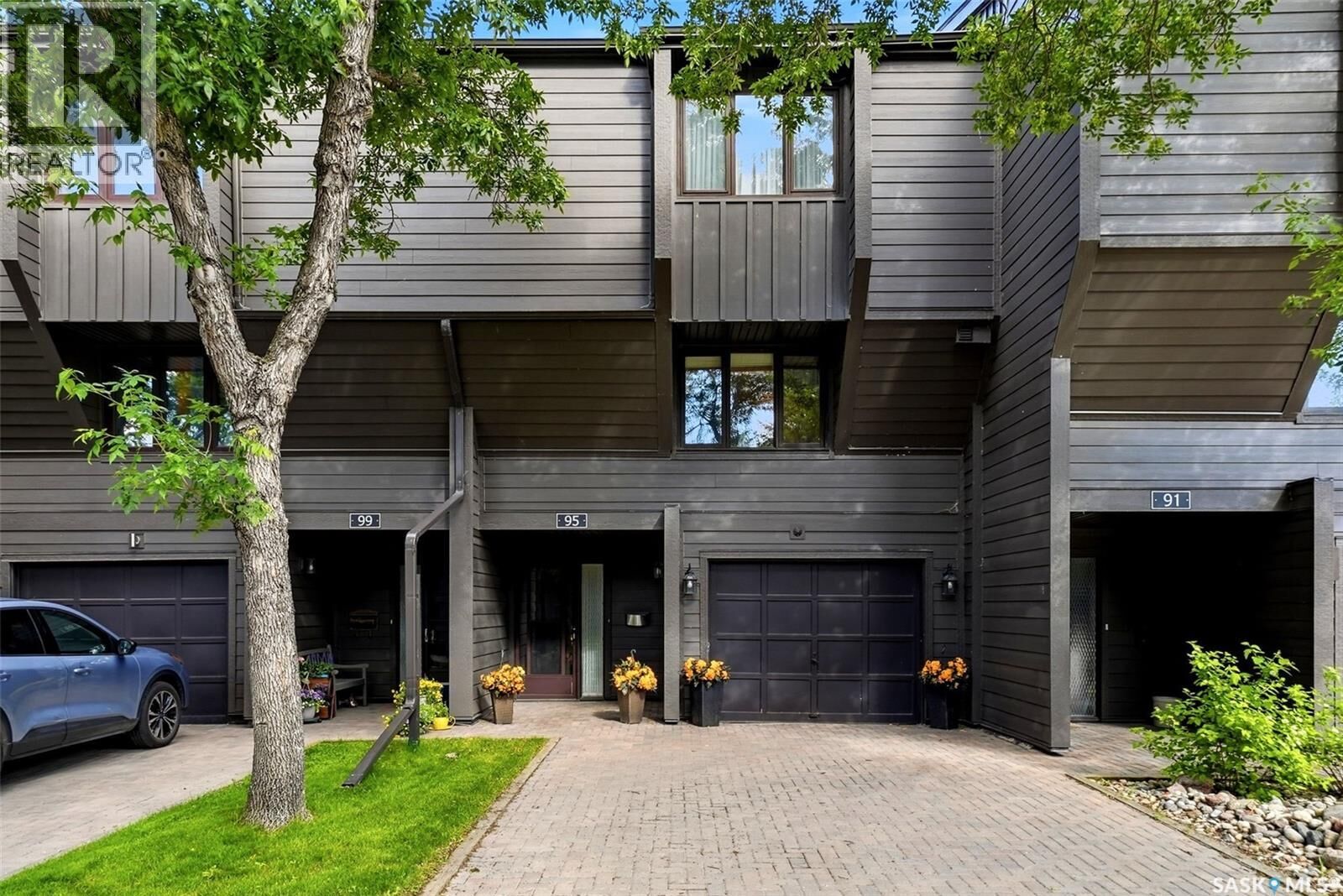 Property Photo:  95 Quincy Drive  SK S4S 6L9 