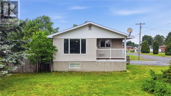 Property Photo:  3007 Marie Avenue  ON P3N 1C2 