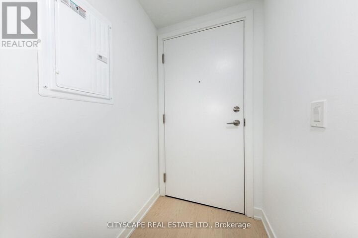 Property Photo:  252 Church Street 4805  ON M5B 1Z2 