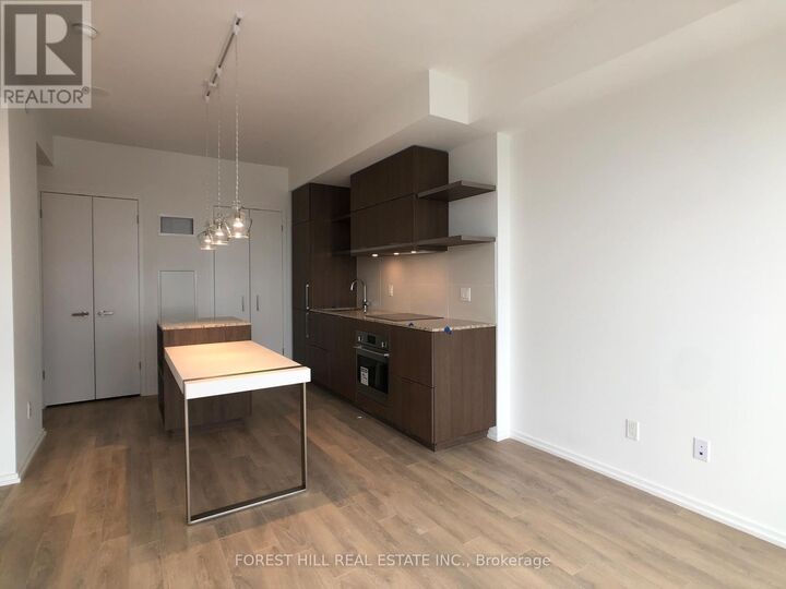Property Photo:  197 Yonge Street 5301  ON M5B 1M4 
