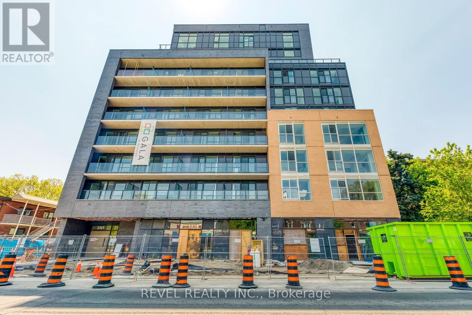 Property Photo:  2369 Danforth Avenue 501  ON M4C 1K7 