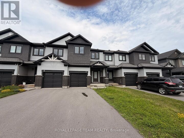 Property Photo:  343 Grackle Street North  ON K1X 0G6 