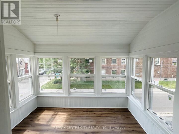 Property Photo: 81 Curtis Street Unit 3 ON N5P 1H9