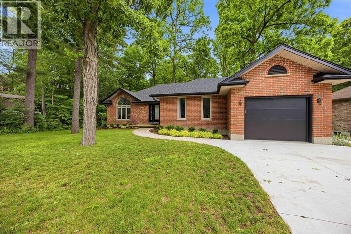 Property Photo: 10172 Meadowlilly Crescent ON N0M 1T0