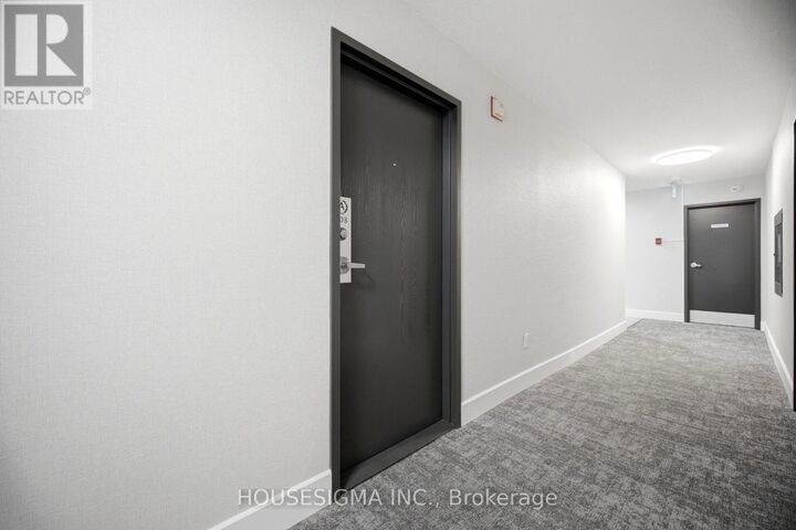 Property Photo:  2929 Aquitaine Avenue 408  ON L5N 2C7 