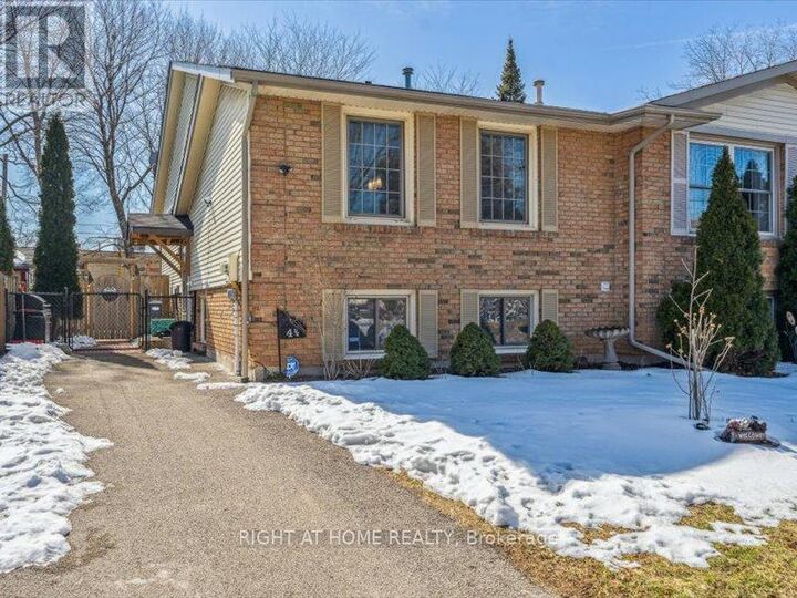 Property Photo: 4 1/2 Leaside Drive ON L2M 4G5