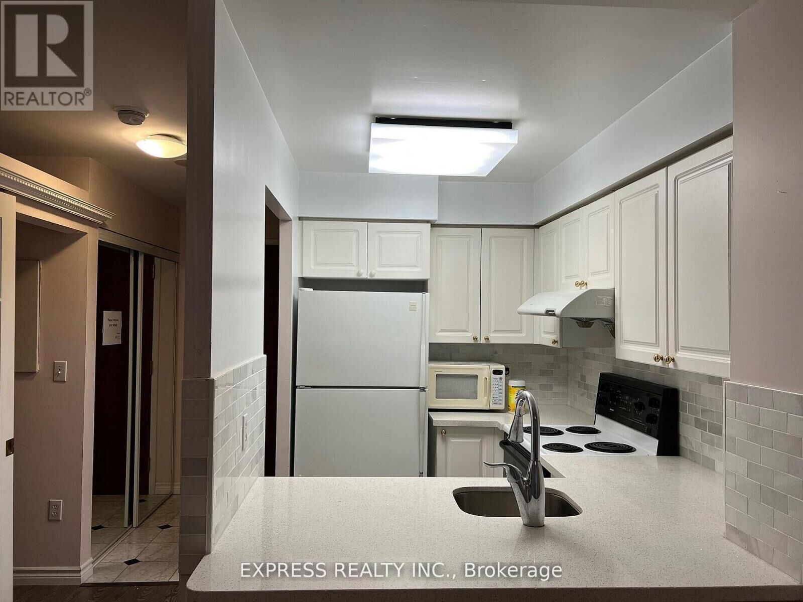 Property Photo: 8 Pemberton Avenue 103 ON M2M 4K8