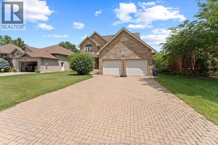 Property Photo:  5740 Wayne Street  ON N9H 2M5 