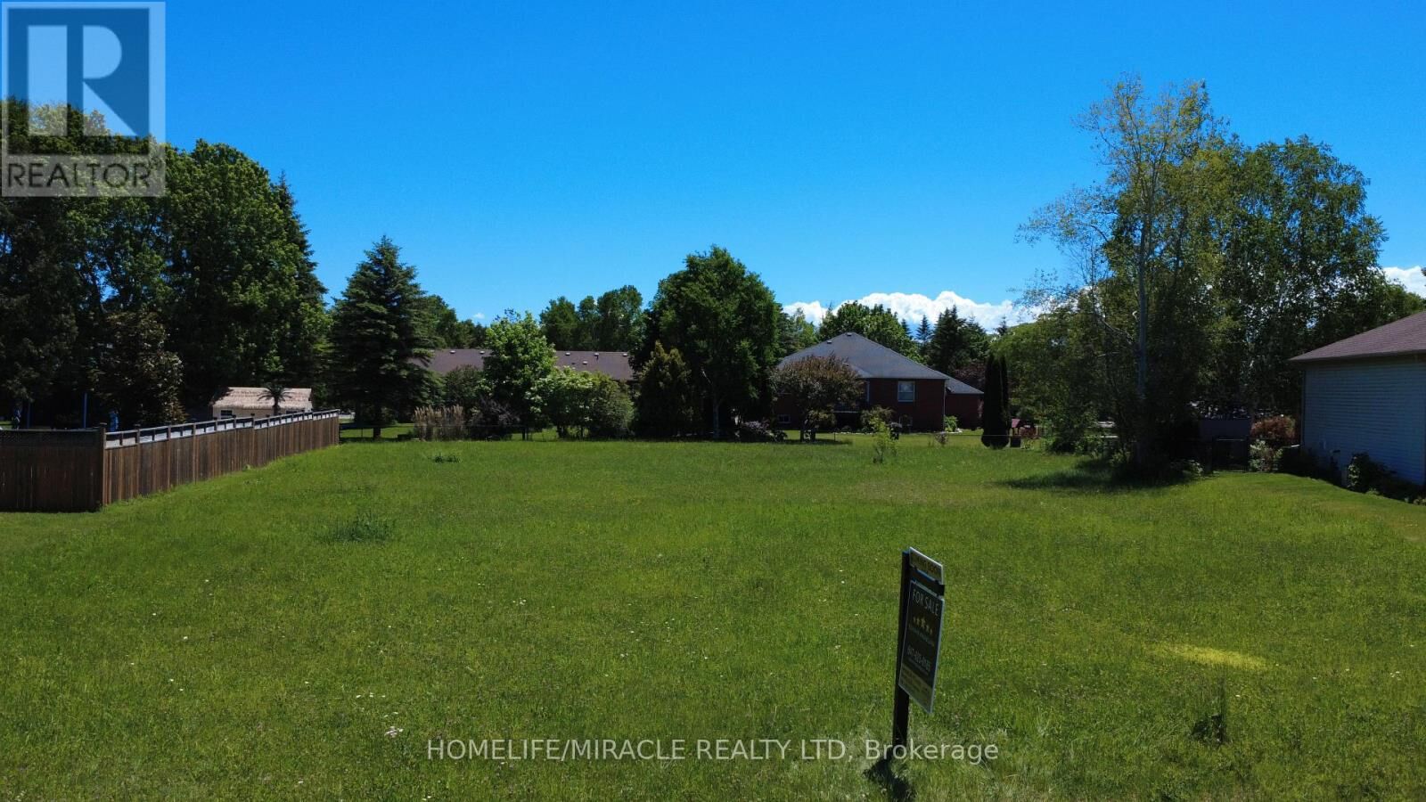 Property Photo:  31 Fairway Crescent  ON L9Z 1B9 