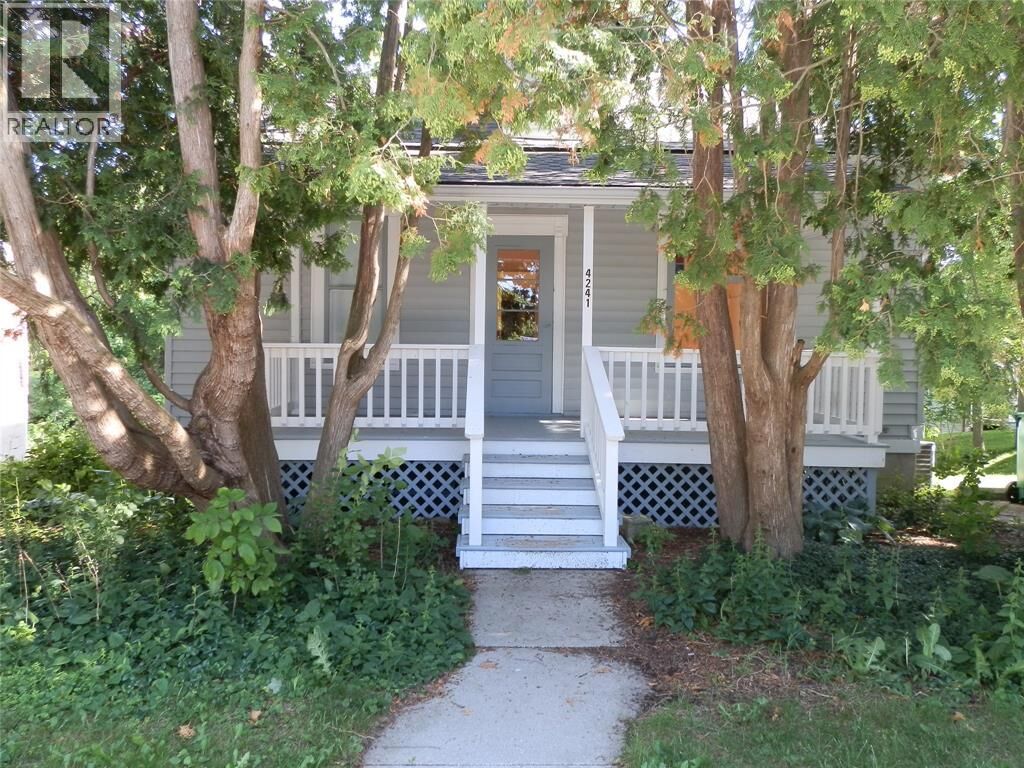 Property Photo: 4241 Emma Street ON N0N 1R0