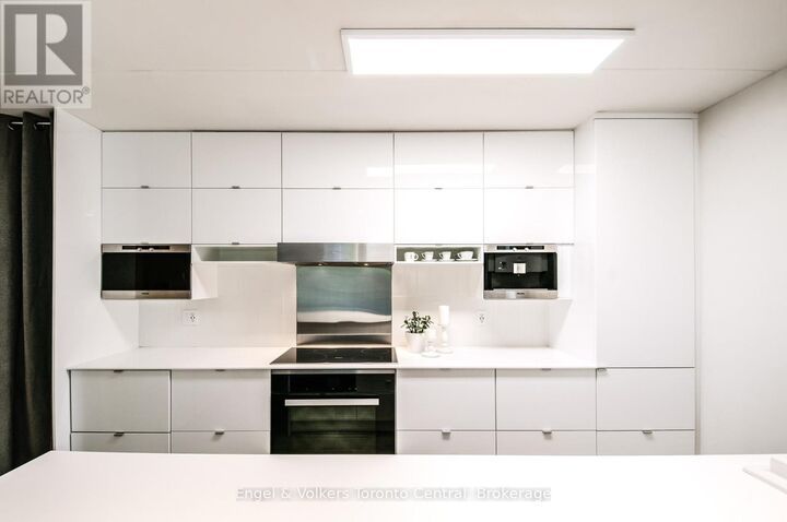 Property Photo: 19 Dawson Drive 50 ON L9Y 5B4
