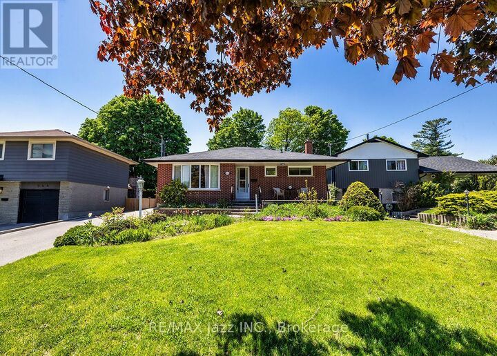 Property Photo:  950 Mary Street North  ON L1G 5G8 