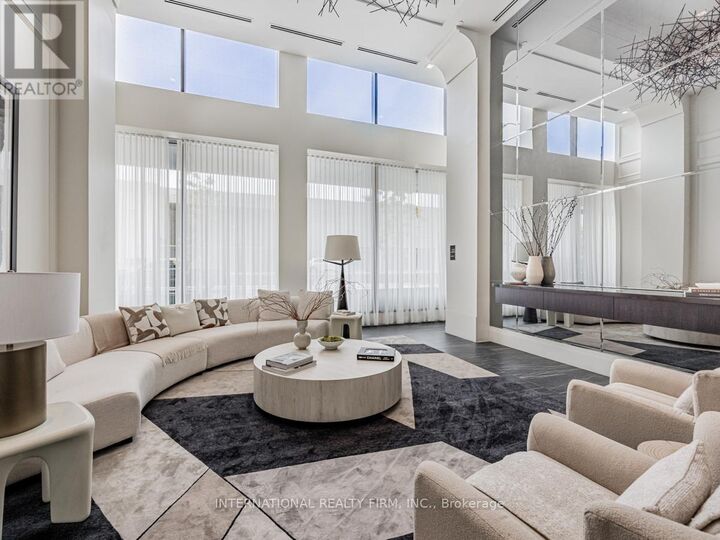 Property Photo:  33 Frederick Todd Way West 207  ON M4G 0C9 