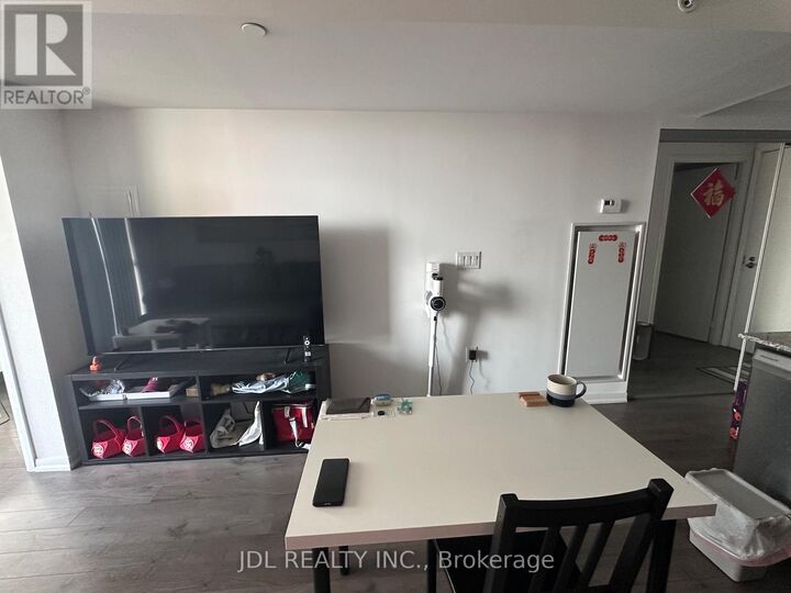 Property Photo: 3091 Dufferin Street 1411 ON M6A 0C4