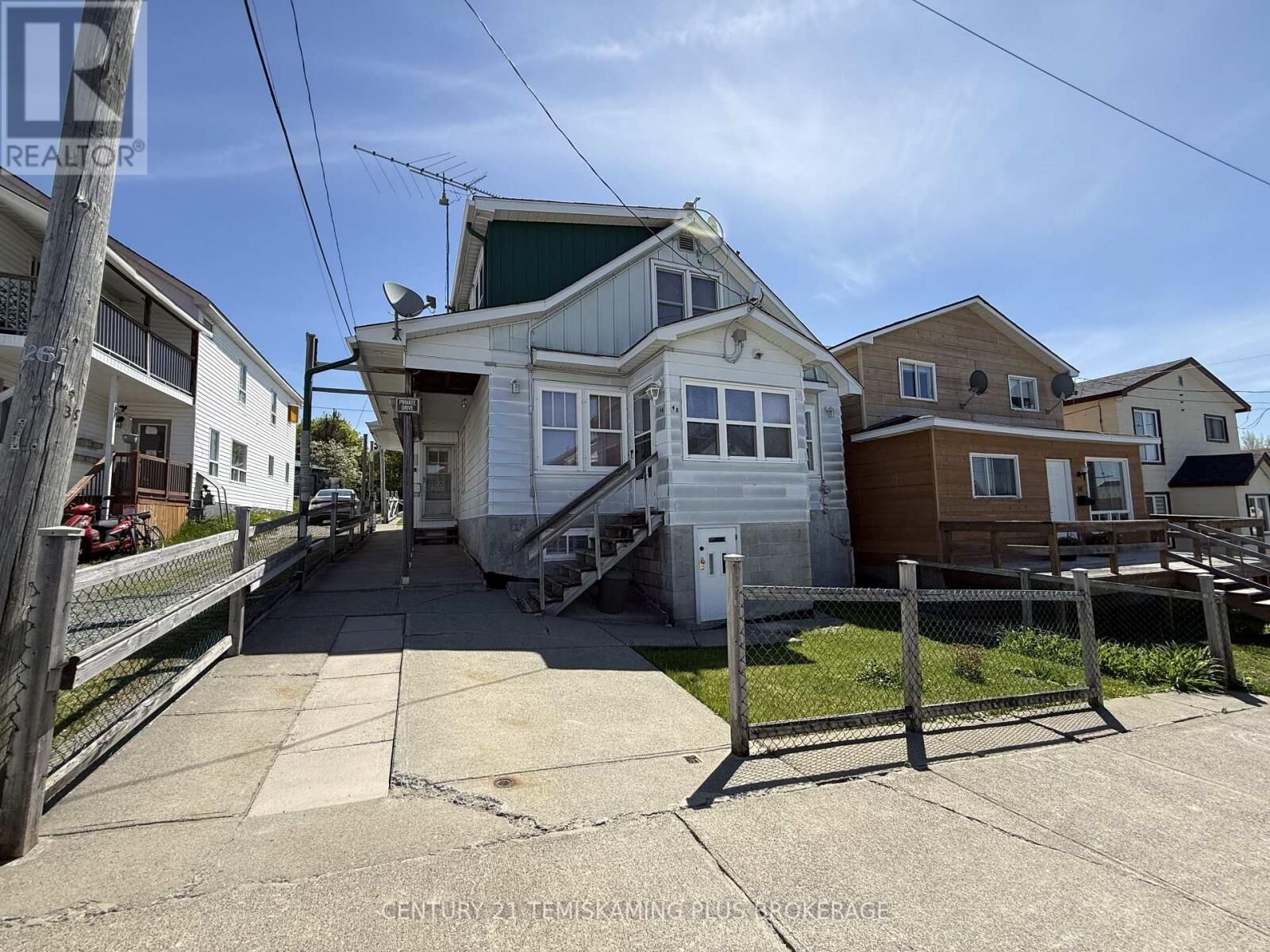 Property Photo:  48 Woods Street  ON P2N 3B8 
