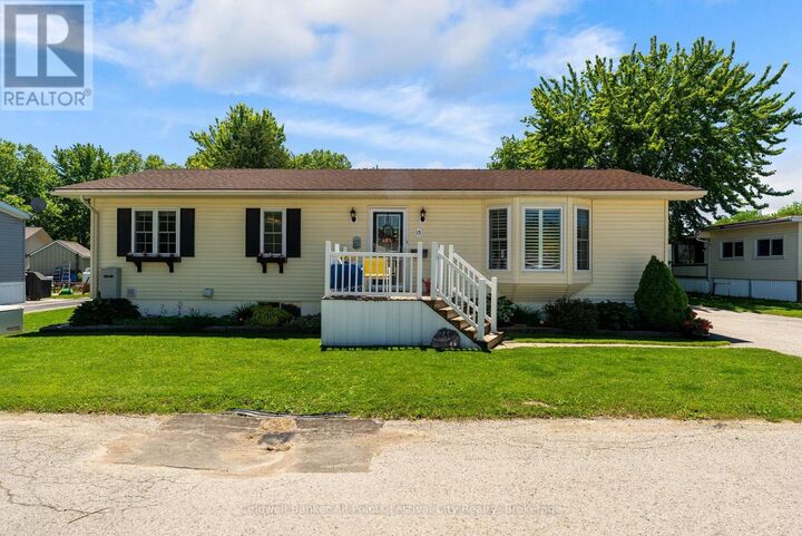 13 Watergate Drive — photo 1