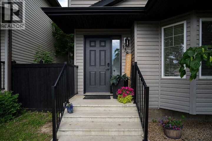 Property Photo:  138 Rattlepan Creek Crescent  AB T9K 2V3 