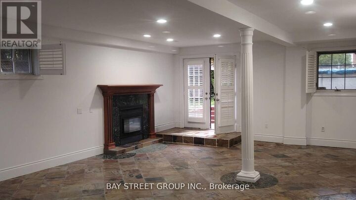 Property Photo:  231 Shaftsbury Avenue North  ON L4C 0E8 