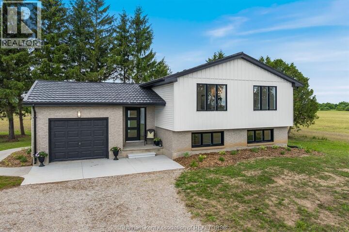 5385 Carriage Road — photo 1