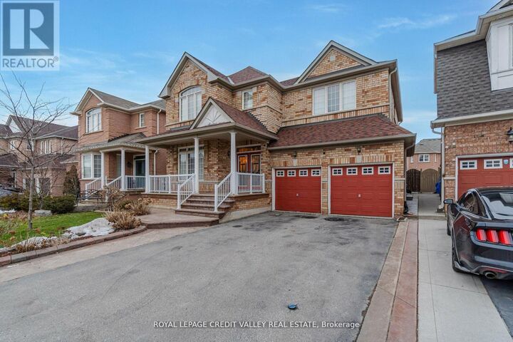 Property Photo: 18 Trailhead Crescent ON L6R 3H3