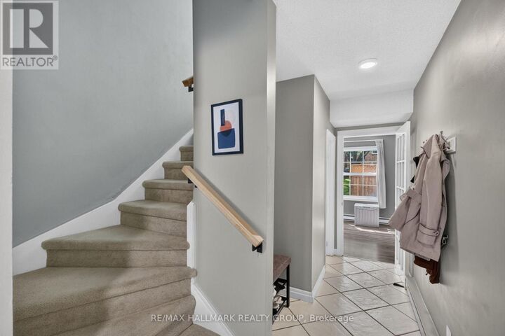 Property Photo:  92 Appleby Private  ON K2C 3P4 
