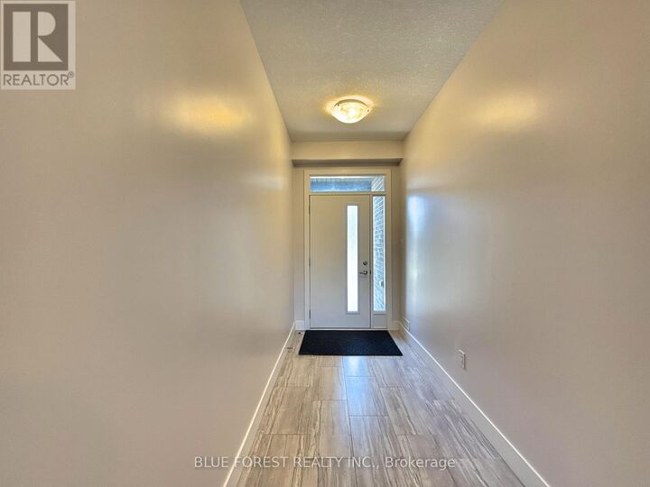 Property Photo: 2112 Meadowgate Boulevard 47 ON N6M 0H5