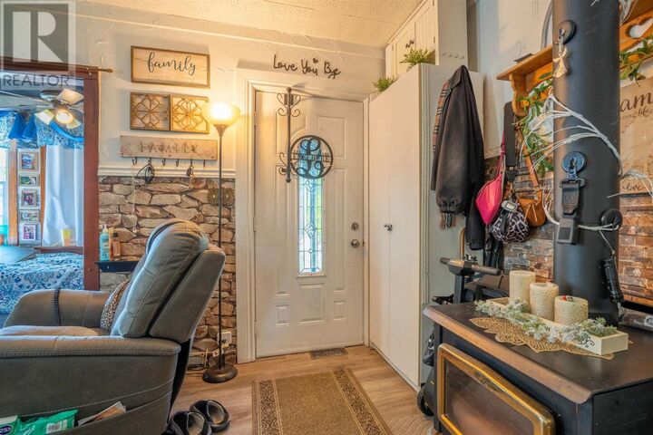 Property Photo:  340 Sixth Ave  ON P6C 4L1 