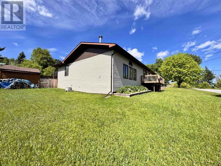 Property Photo: 17 Kenora Rd ON P0V 2M0