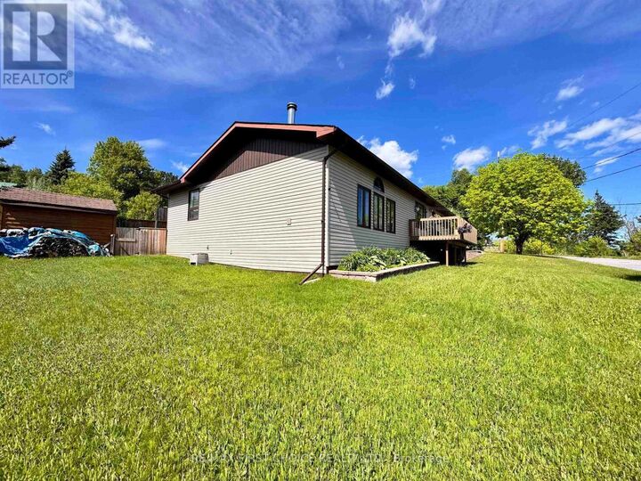 Property Photo: 17 Kenora Road ON P0V 2M0