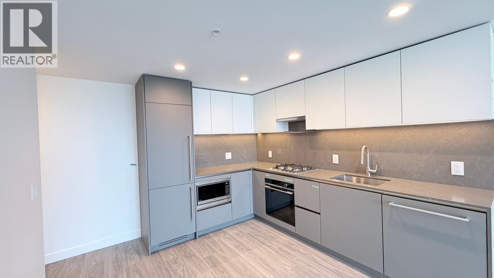 Property Photo:  2135 Springer Avenue 3701  BC V5B 0C1 