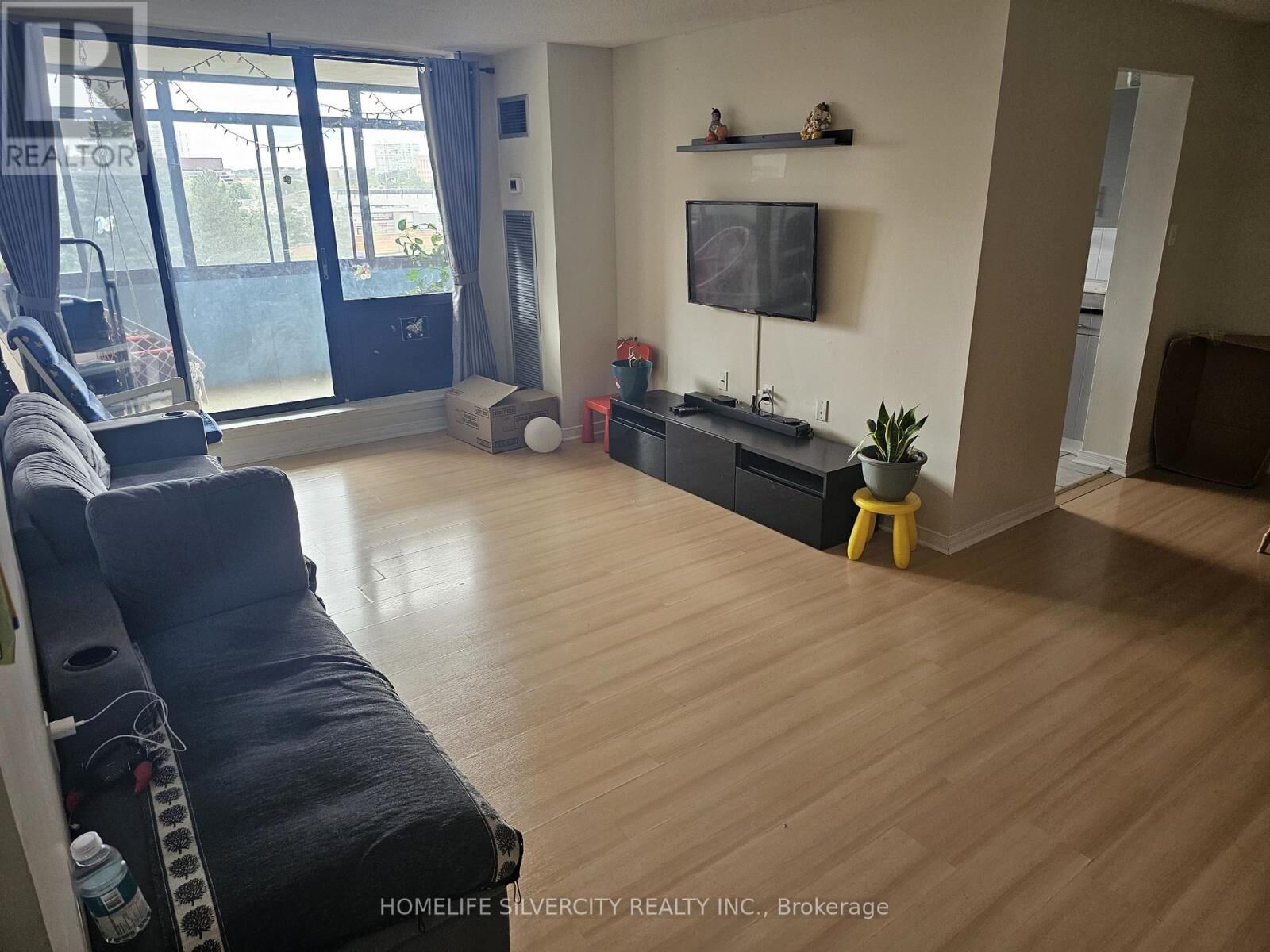 Property Photo:  18 Knightsbridge Road 510  ON L6T 3X5 
