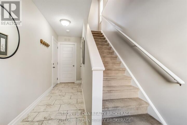 Property Photo: 1850 Beaverbrook Avenue 9 ON N6H 0G7