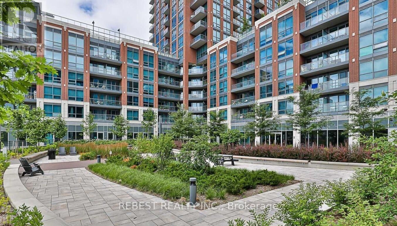 Property Photo:  31 Tippett Road 547  ON M3H 0C8 