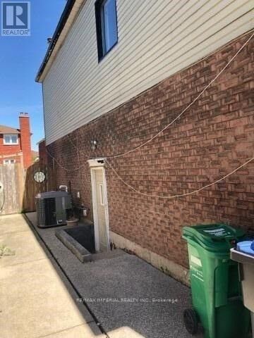 Property Photo:  657 Thamesford Terrace Lower  ON L5R 2B8 